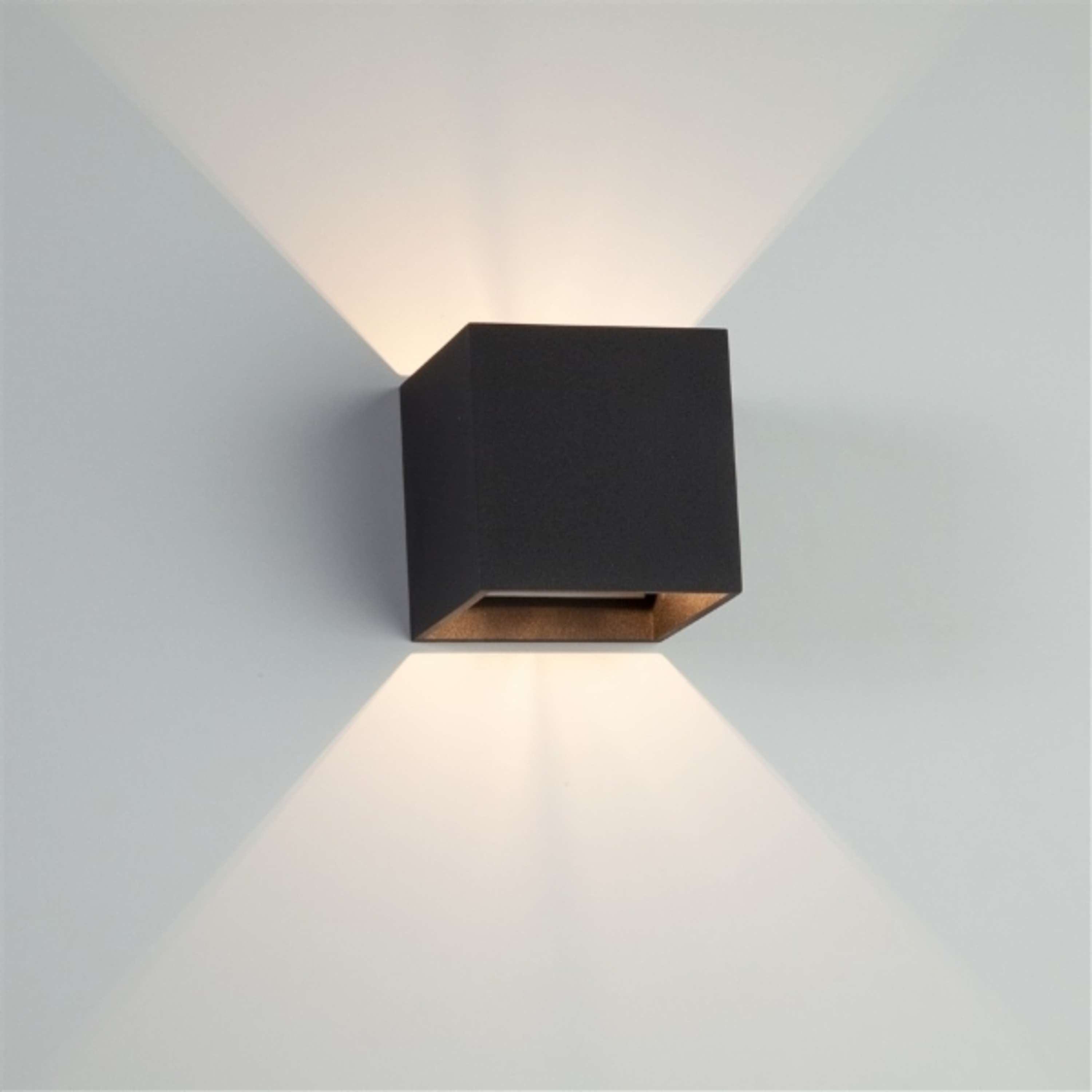 Bloc 2 Wall light Black