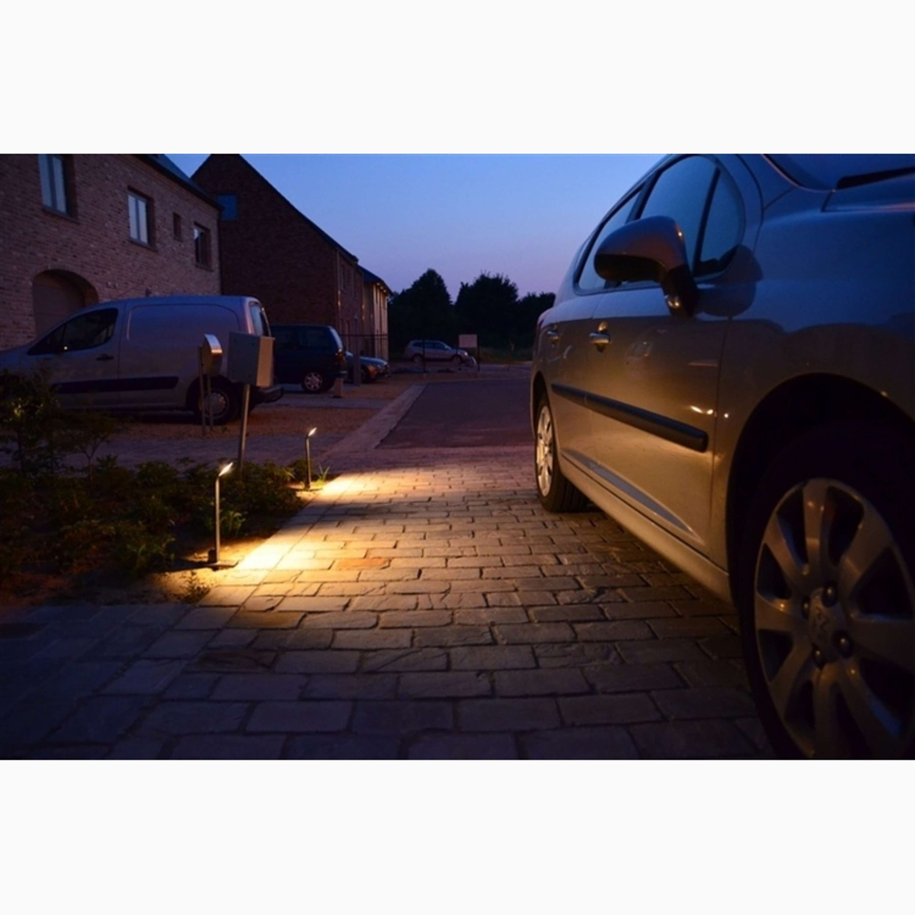 Lattice 600 Bollard Black