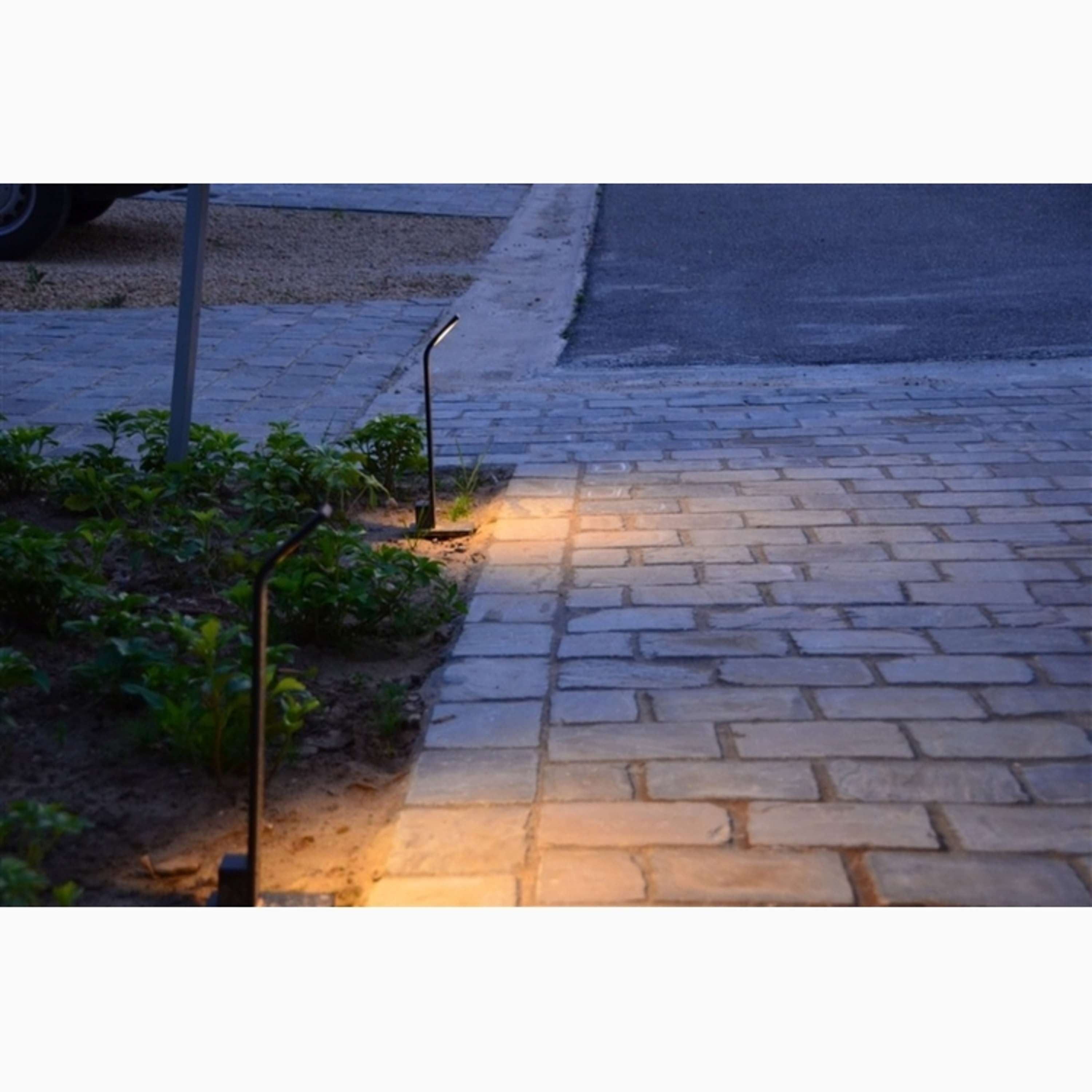 Lattice 600 Bollard Black